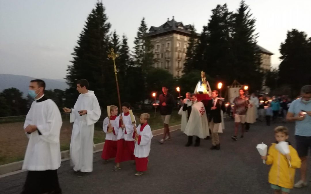Asistencia a la procesión mariana de Font-Romeu